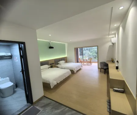 Shennongjia Linqu Muyuzhen Xinnong Manor Отели рядом с достопримечательностью «Muyu Town»