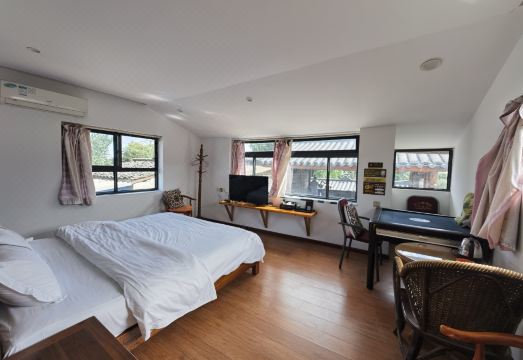 Baixing Renjia InnHotel Overview