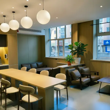 BianCheng Hotel