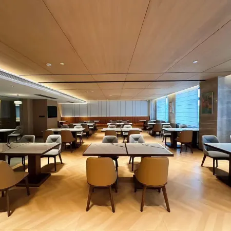 Yangzhong Yipin Hotel