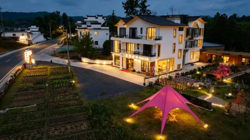 Yanli Boutique Homestay · Huiyuan Mountain Resort (Xidi Yixian East Railway Station Branch