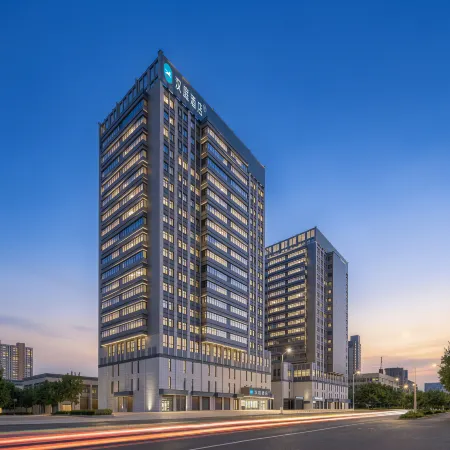 HanTing Hotel (Weinan Fuping Shuangchuang Building)