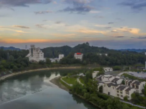 江灣大飯店（婺源高鐵站弦高古城店） 婺源站附近的飯店
