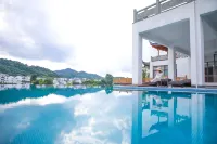 WUYUAN SEEK FLOWER HOTEL - Infinity Pools