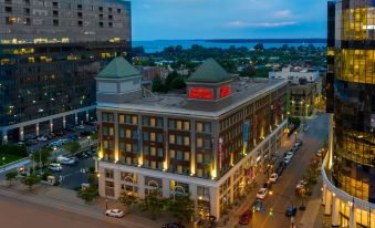 Hampton Inn & Suites Buffalo Downtown