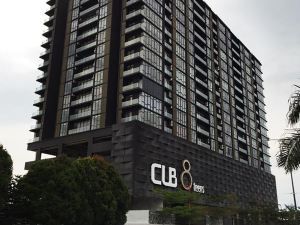 Cube 8 Teens Taman Mount Austin Apartment by Uha