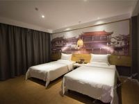 途客中国HOTEL(上海迪斯尼新场古镇店) - 乐途双床房