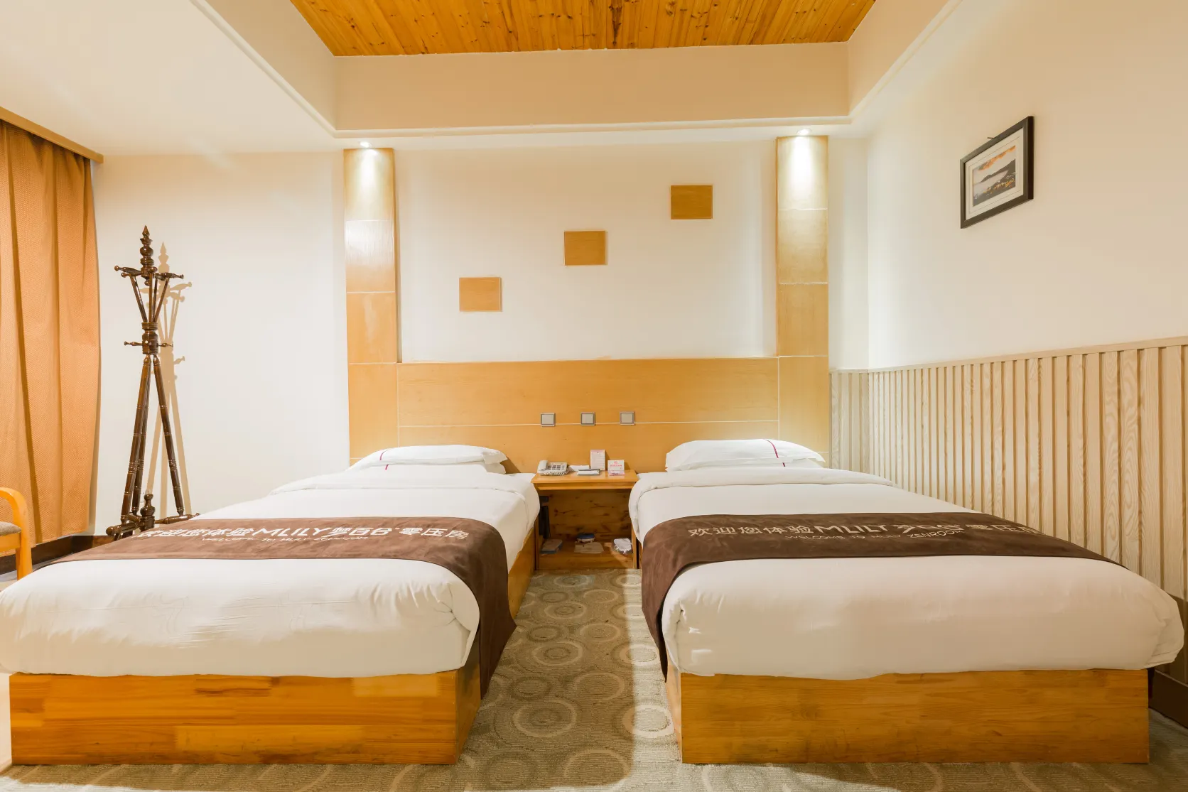 Yunti Hotel Kamar Photos