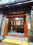 Fenghuang Jingqi Riverside Chinese Inn (Fenghuang Ancient Town) - Inns