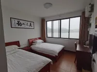 Qiandao Lake Laiji Ke Nongjiale Hotels in Wenyuan Lion City / Longchuan Bay Scenic Area