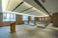 Homeinn Selected Hotel (Urumqi Xinbei Yuanchun Agricultural University Store)