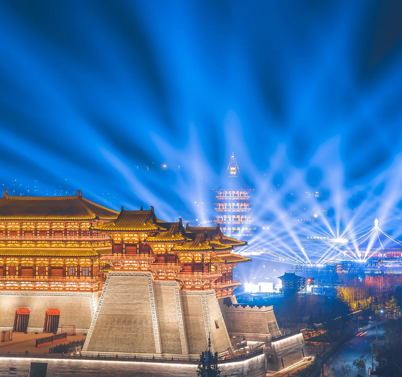 <h1>룽먼 석굴 근처 호텔</h1>