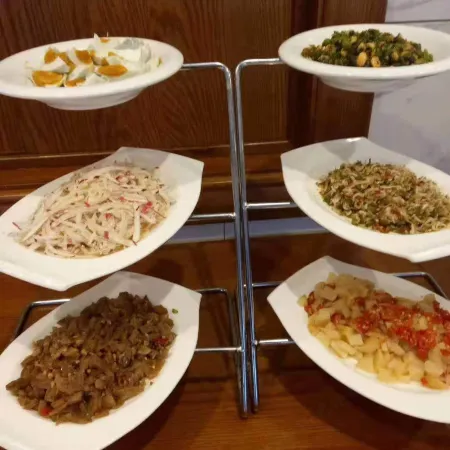 Guannan Guocheng Holiday Hotel