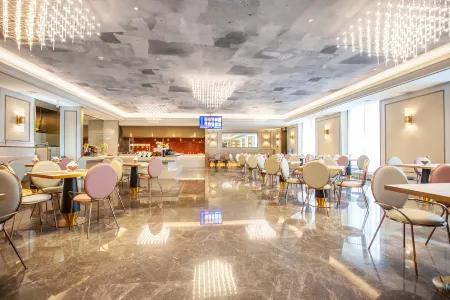 Mercure Changchun Ziyou Road  Hotel Отели рядом с достопримечательностью «Branch of Changchun Institute of Technology»