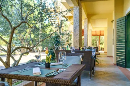 HOTEL VRATA KRKE Отели в г. Скрадин