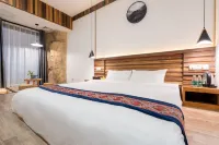 Floral  · Dayin City B & B (Nanning Guangxi University zoo store)