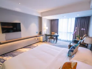 Golden LEAF Hotel