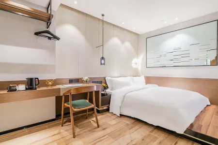 Guangzhou Huiju Hotel (Shamian Xidi Pier)