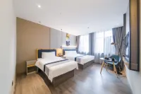 Homeinn Selected Hotel (Dandong Sino-Korean Yalu River Bridge Riverside View)