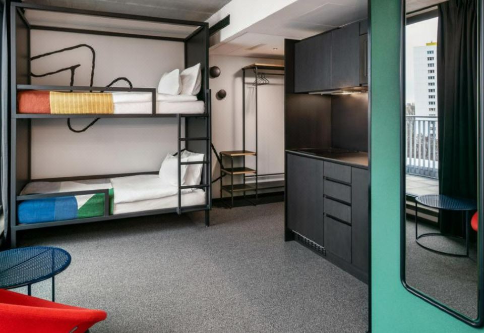 [더 스튜던트 호텔의 현대적인 공용 공간 이미지]