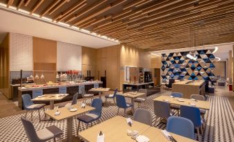 홀리데이 인 익스프레스 칭다오 진수이, IHG