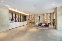 Lavande Hotel (Panzhou Donghu Park Caihongqiao) Hotels in Panzhou