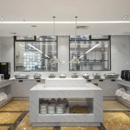 Hollyston Hotel (Jinjiang Sunshine Times Square Airport)