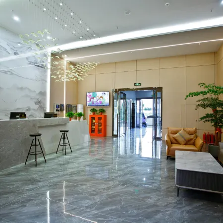Queshan Nok Hotel