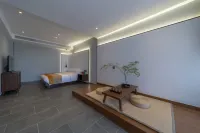 Fenghuang Best River View Hotel