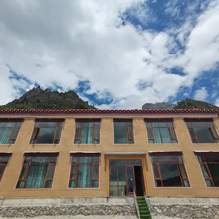 Diebu Zhagenadawa Holy Homestay