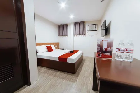 RedDoorz @ Traveler's Inn Bajada Davao