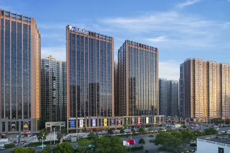 QIANNA HOTEL FINE (Luoyang Peony Plaza Wanda Branch) Отели рядом с достопримечательностью «Хэнаньский университет науки и техники (Канъюаньский район)»