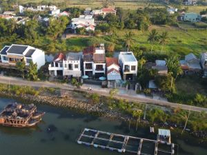 Gió Chiều Homestay - Countryside with 2 sides facing the river