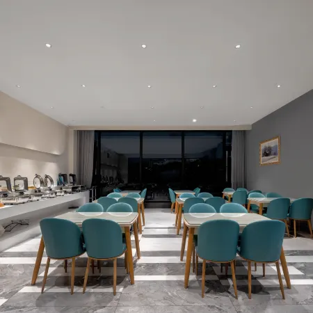 Vica V Hotel (Shehong Culture  Art Center Branch)