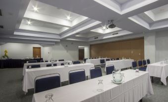 4. Hotel Cr..