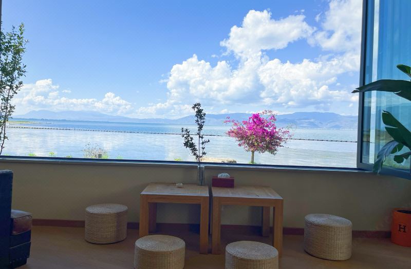 Free Loop Erhai Lake View Resort Hotel photo 3