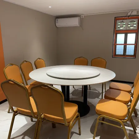 Leizhou Runyuan Business Apartment
