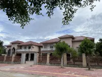 YunLan Homestay Hotels near Dongjiao Coconut Plantations