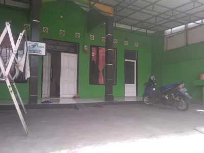 Capital O 92080 Green Home Stay Hotel dekat Pasir Hencet