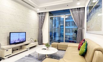 Luxury Apartment at Vinhomes Landmark