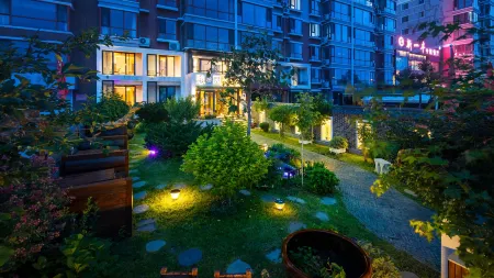 Dandong Liyuan Hotel (Yalujiang Duanqiao Branch) Отели рядом с достопримечательностью «Yalu River Broken Bridge»