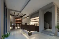 Floral Hotel · Yun Chu Xi Yin Hotel (Huangling Scenic Area Ropeway Shop)