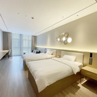 Xiangyu Homestay (Taixing Fengqi Outlets) Hotels near Yalong Bay Beach