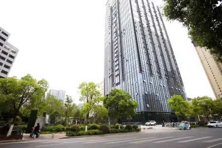 Boyue Qingya Homestay (Nanjing Luhe Wandaguangchang) Отели рядом с достопримечательностью «Wanshougong»