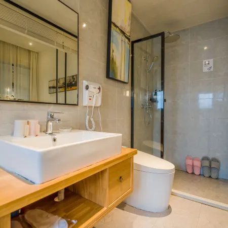 Hongcun Lane Wang·Light Luxury Holiday Homestay (Yuenuma Branch)