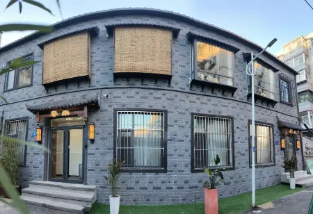 Lane to Inn (West Street Zhili Governor's Office Store) Отели рядом с достопримечательностью «Baoding Bus Changchengchang Station»