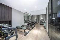 Puyang High-Speed Railway Station Pinyue Lixuan Hotel