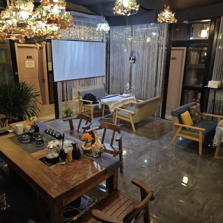 Ulan Qiyuan Homestay (Chaka)
