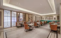 Vienna Hotel (Ganzi Gesar Wangcheng 317 National Road Chuanzang Road Branch) - Parkplatz