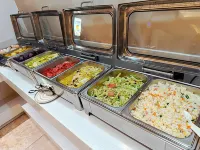 Divine Opera: The Ultimate Grand Hotel - servizio colazione